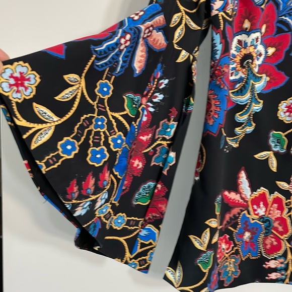 Alice and Olivia - Picture 5 of 8